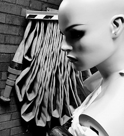 mannequin B&W